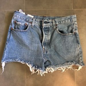 501 Levi’s high wasted shorts- size 27
